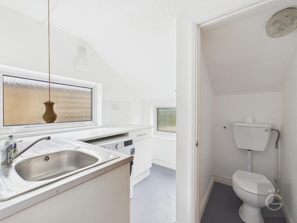 House in Three Mile Cross, Shinfield - More