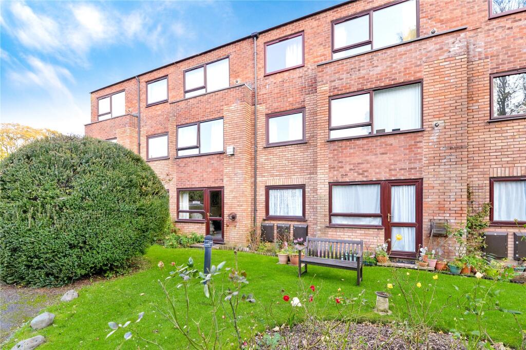 1-bed flat on Barton Court Road, New Milton, Hampshire, BH25, £55,000