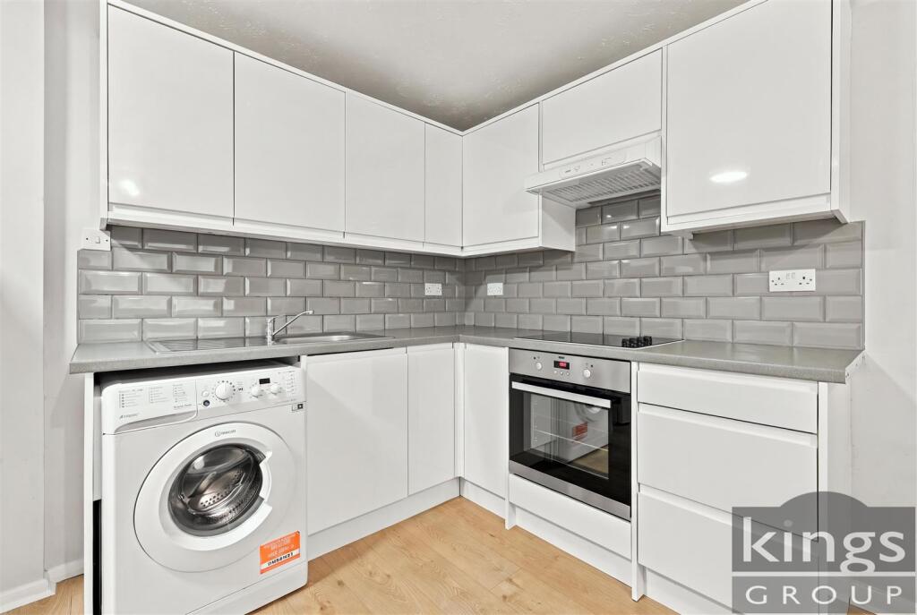 House in London, Carterhatch, Southbury - View 3