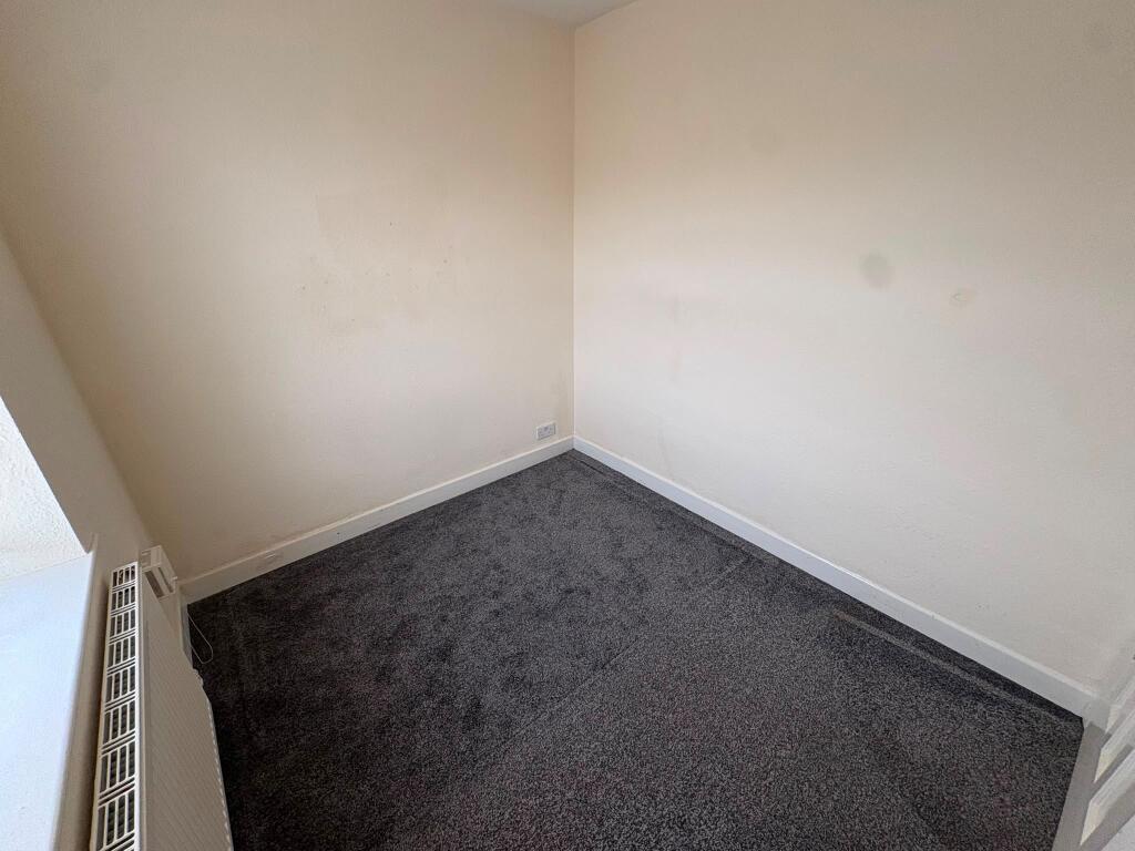 House in Stoke-on-Trent - More