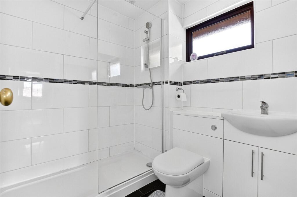 Apartment in Bracknell - View 5
