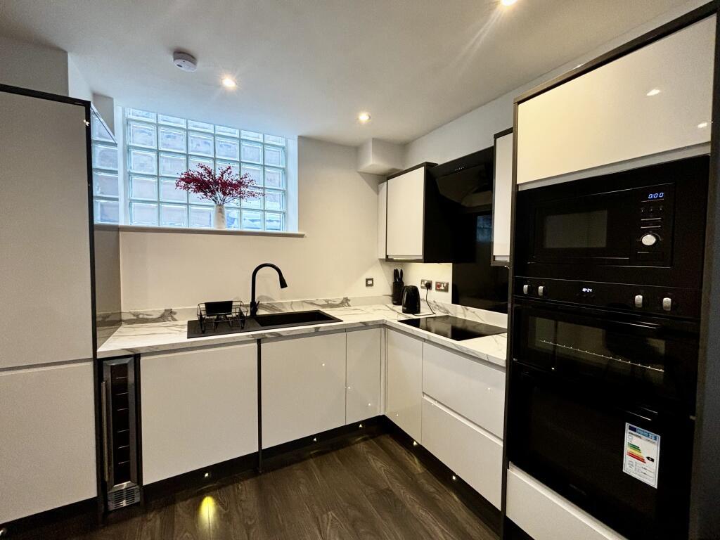 Apartment in Preston - More