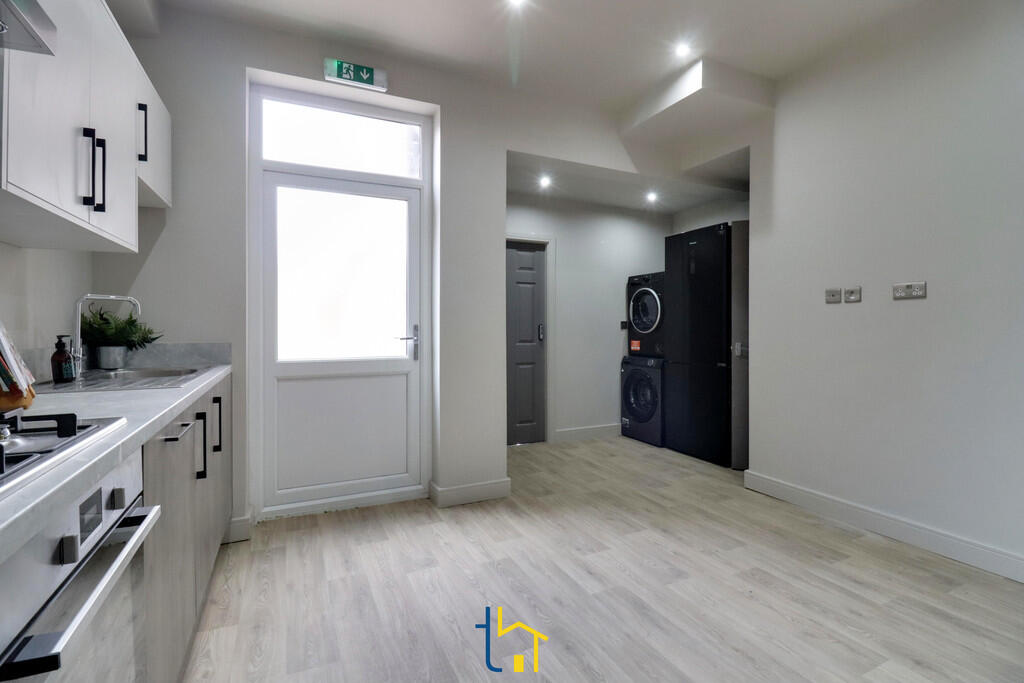 1 bedroom house share for rent