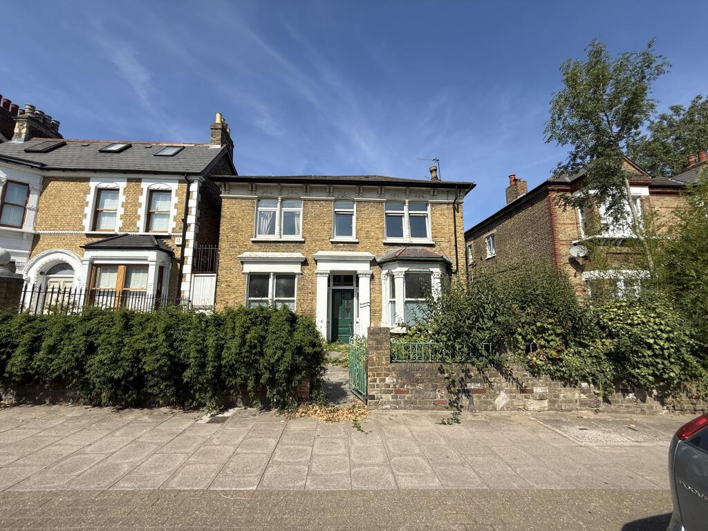 Main image of property: Flat 2, 154 Barry Road, Dulwich, London, SE22