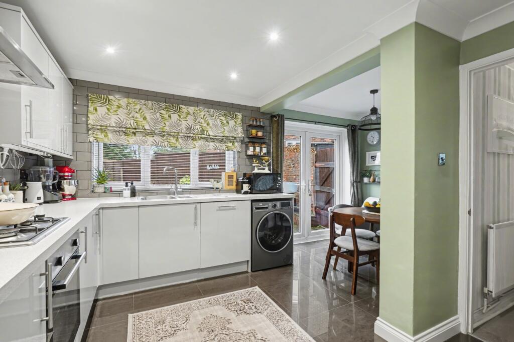 Beechings Way, Twydall, photo 4
