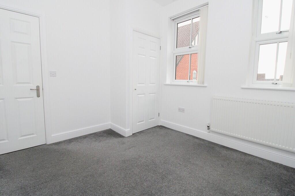 Apartment in Coventry - More