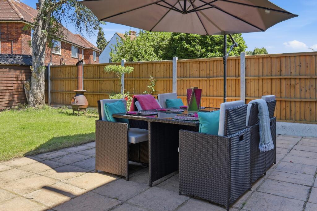 Springfield Gardens, Woodford Green, Redbridge photo 4