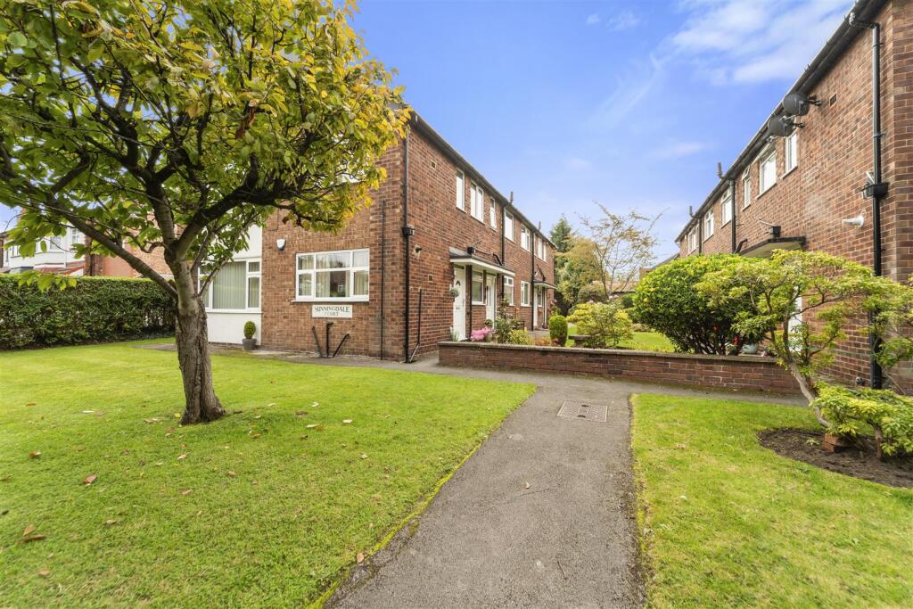 Main image of property: Apt with Private Entrance, Sunningdale Court, Northenden Road, Sale