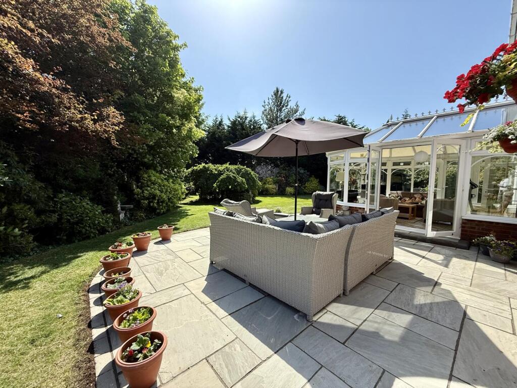 Chewton Lodge, Highcliffe on Sea photo 4