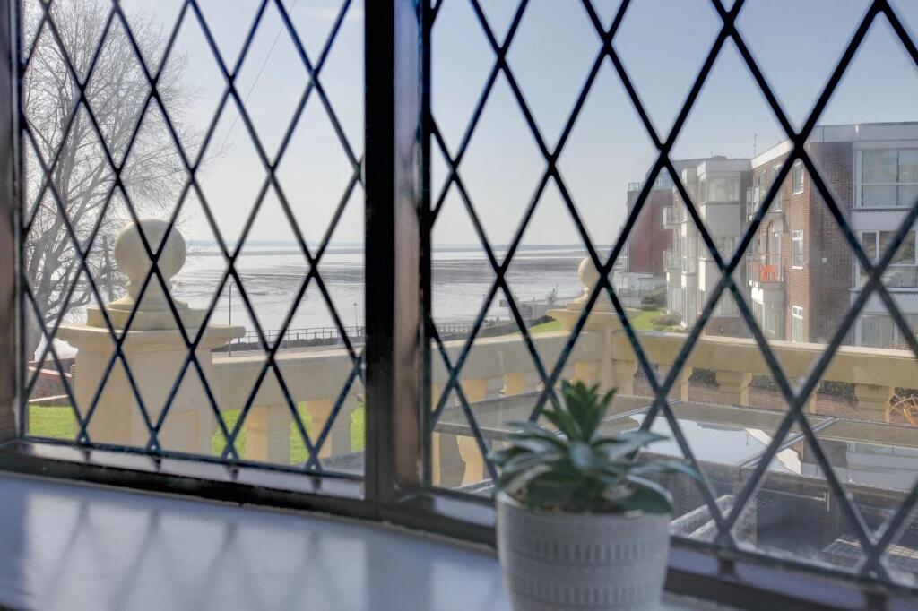 House in Southend-on-Sea, Essex - More