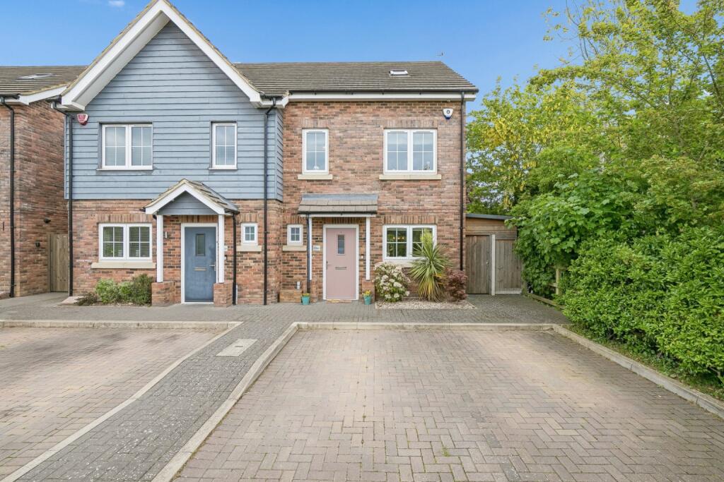 Main image of property: Farrier Heights, Langley, Hitchin, Hertfordshire, SG4