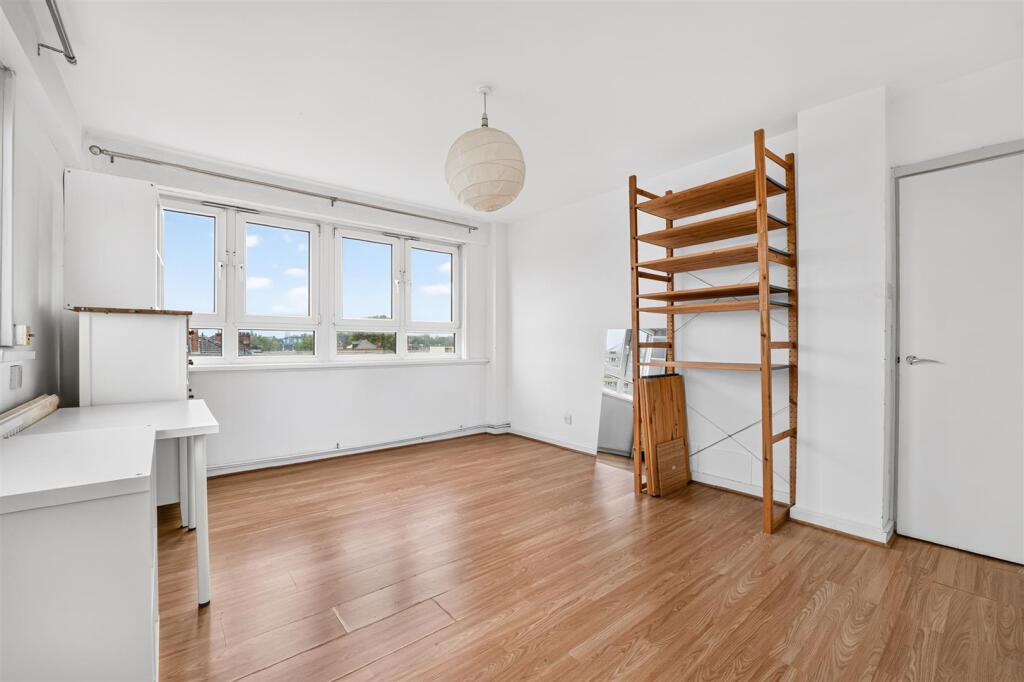 Apartment in London - More