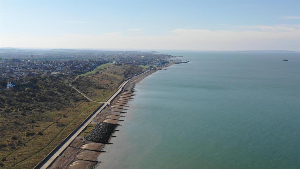 Apartment in Herne Bay, Kent - View 3