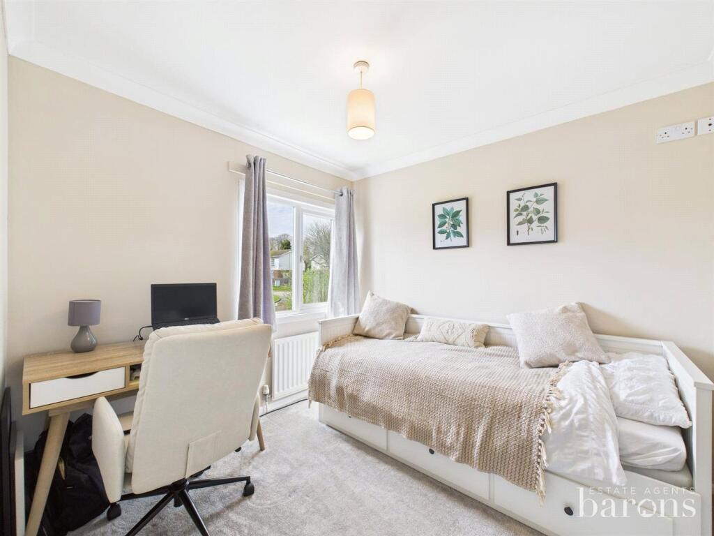 House in Basingstoke and Deane, Basingstoke - More