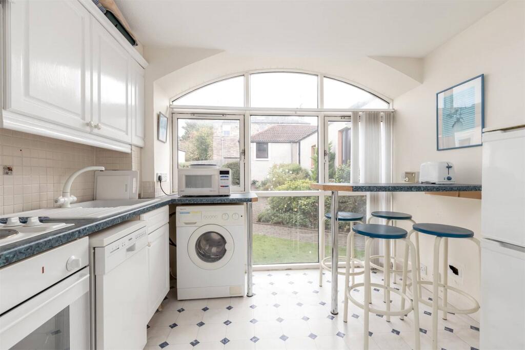 Upper Craigour, Gilmerton, Edinburgh, EH17 photo 4