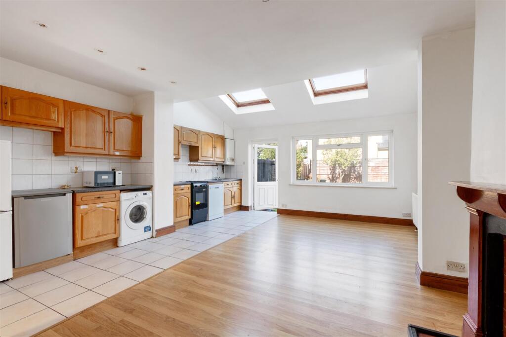 Faraday Road, Wimbledon photo 4