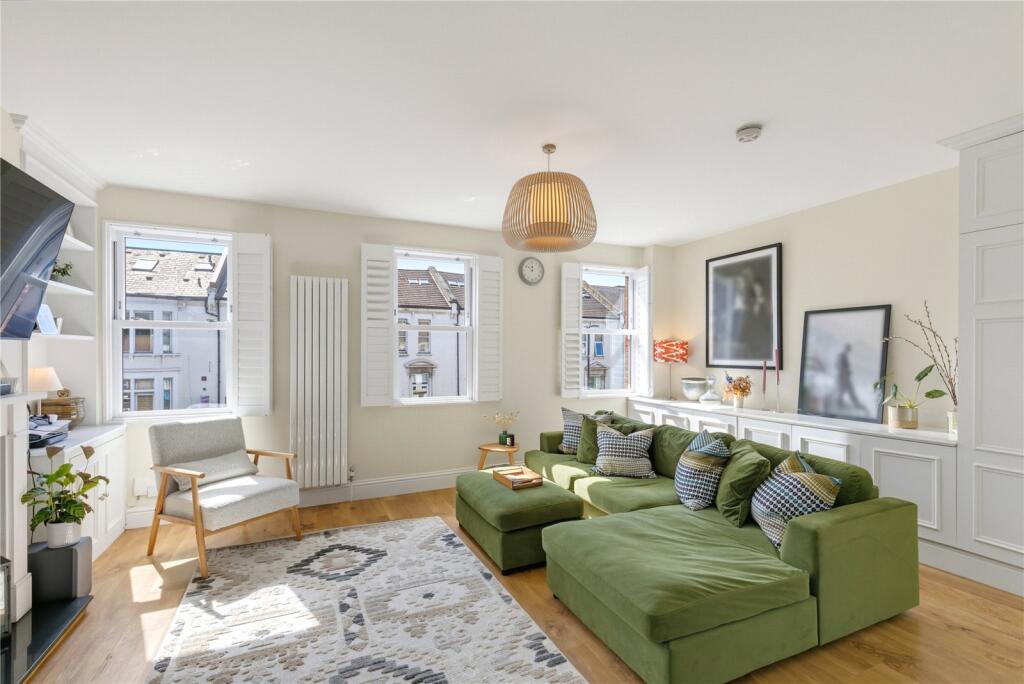 Main image of property: Battersea Rise, SW11