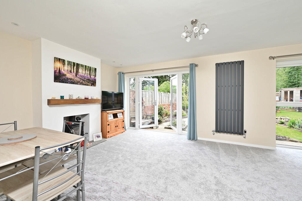 Beechnut Drive, Blackwater, Camberley photo 2