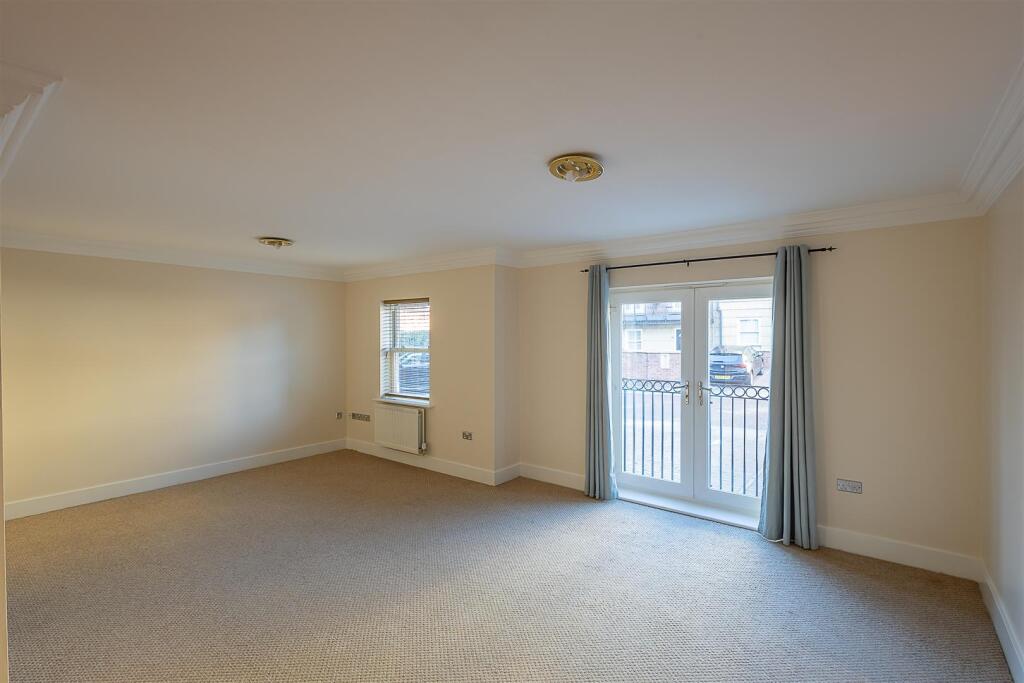 Grove Park Crescent, Gosforth, Newcastle upon Tyne photo 3