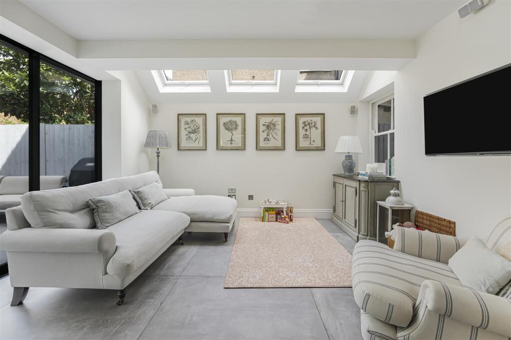Lambrook Terrace, Fulham - View 3