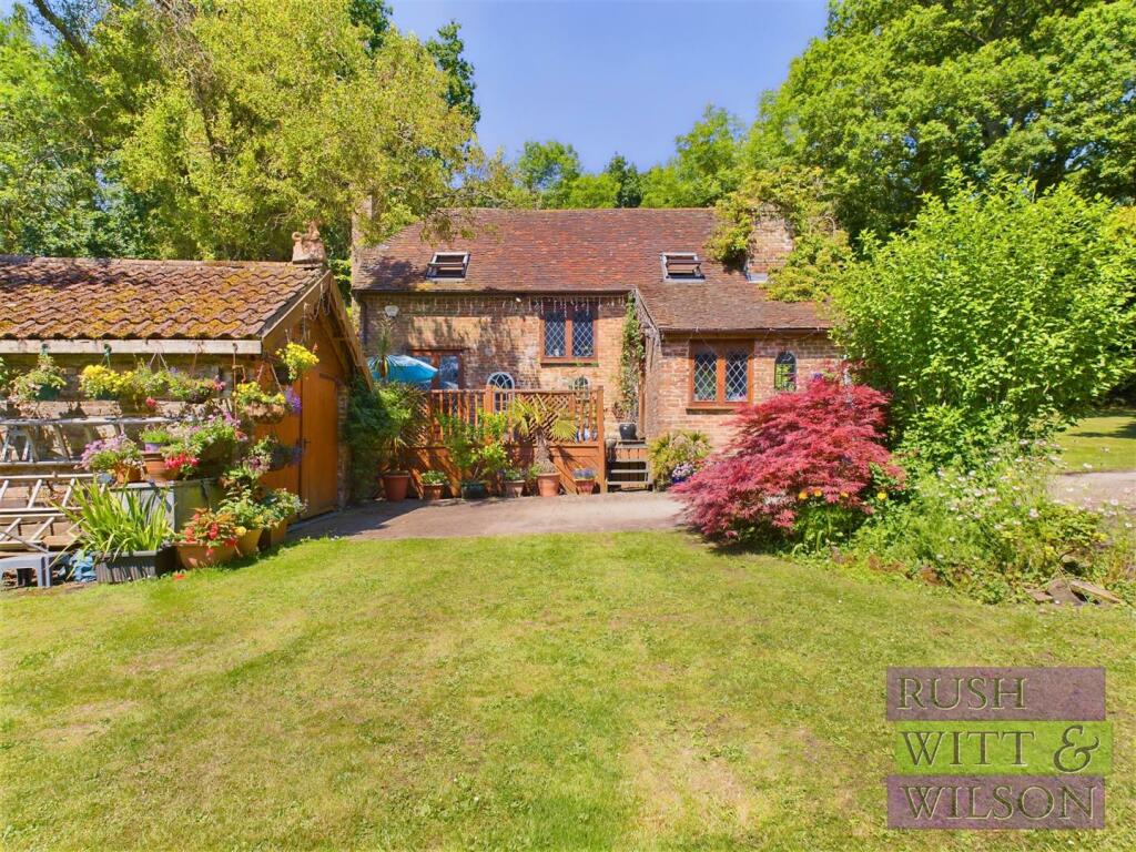 3-bed detached on Beauport Home Farm Close, St. Leonards-On-Sea, £750,000