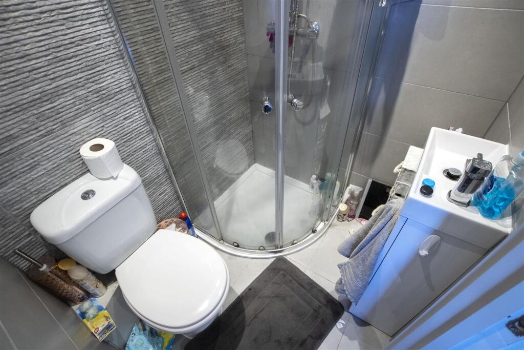 6 bedroom house for rent
