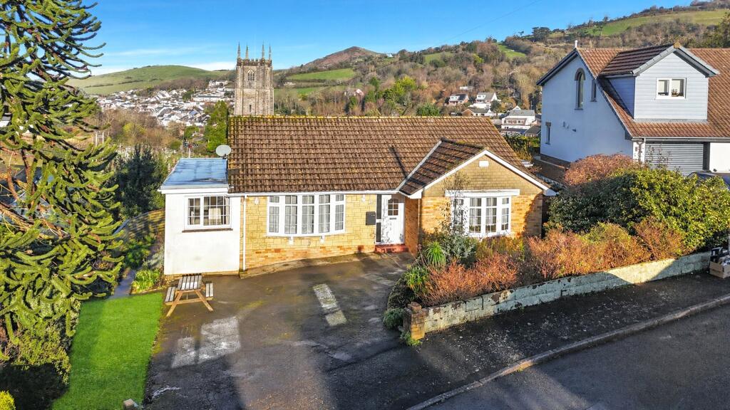 Main image of property: Knowle Gardens, Combe Martin, Devon, EX34