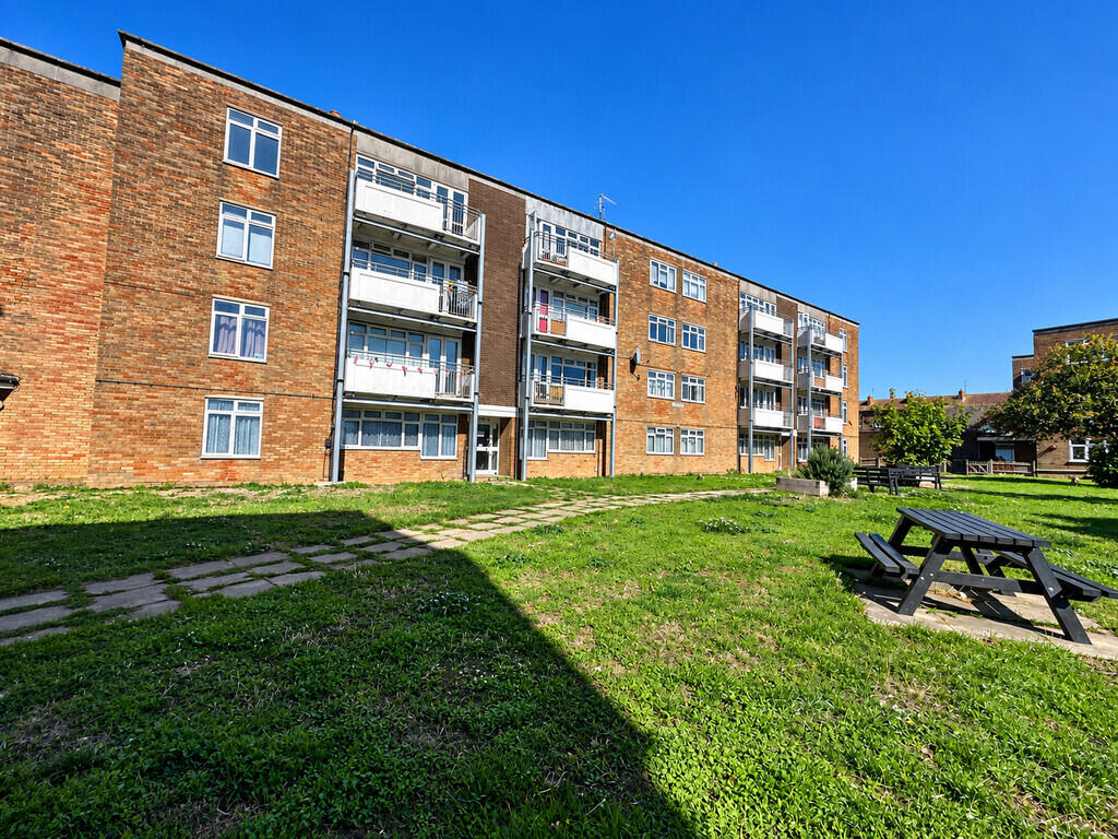 Butts Road, Southwick photo 4