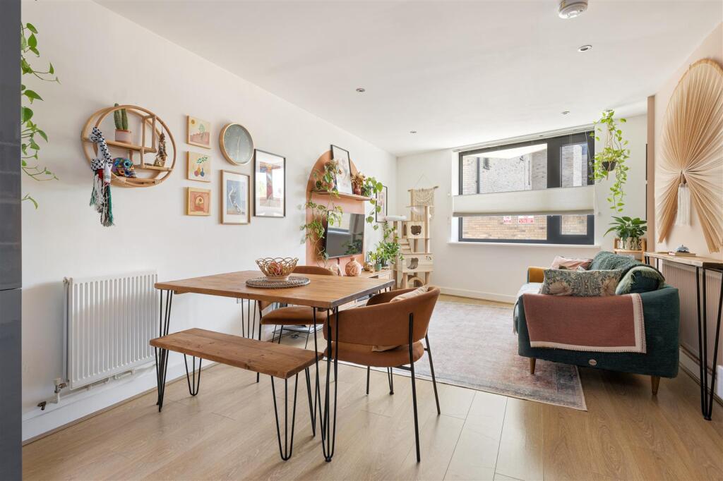 House in London - View 5