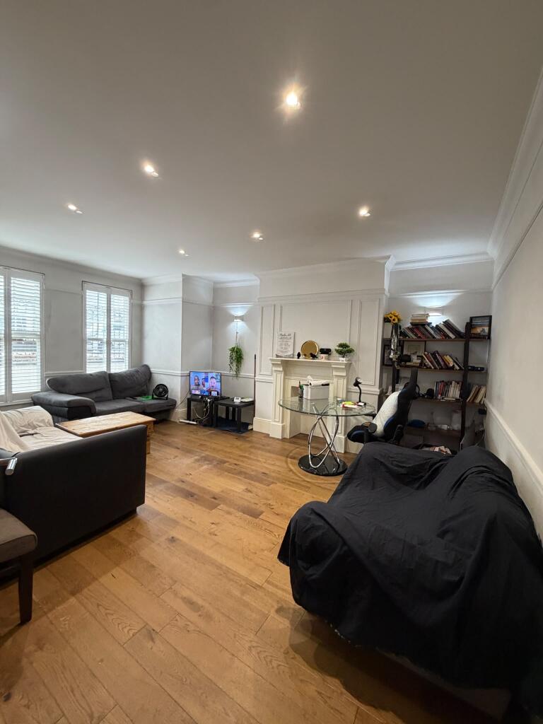 2-bed flat on Hermon Hill, Redbridge, London, £475,000