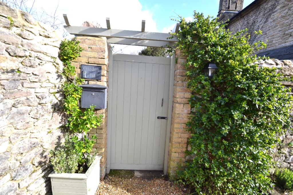 Pitts Lane, Ryde, Isle Of Wight, PO33 photo 2