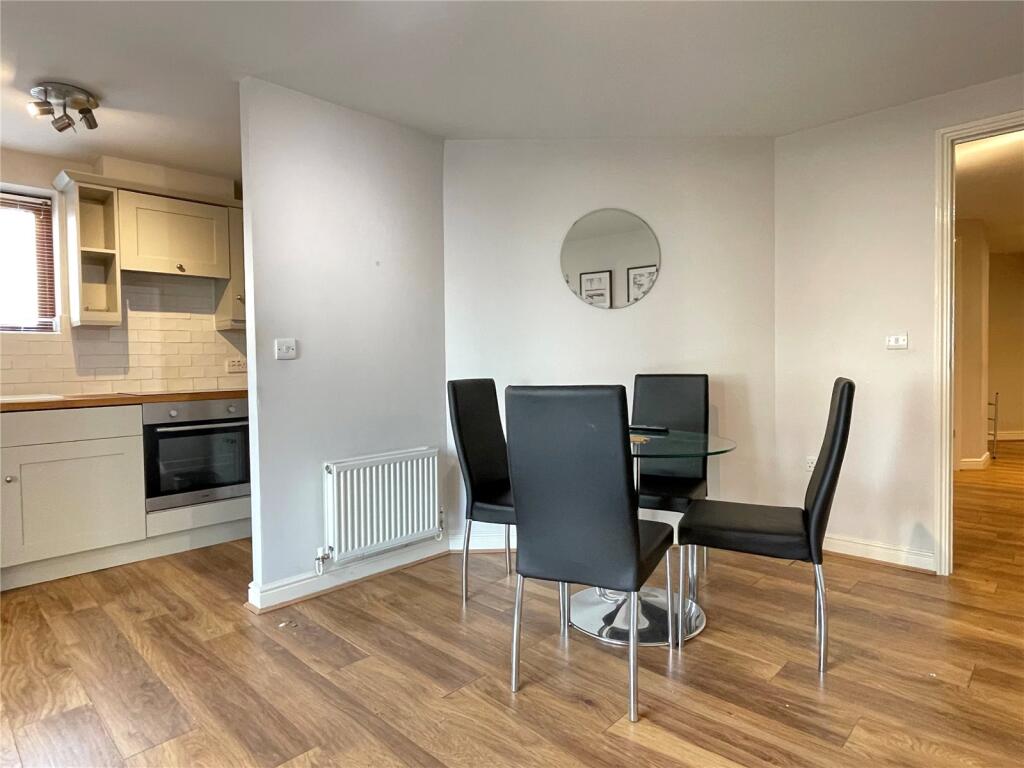 Apartment in Croydon - View 4
