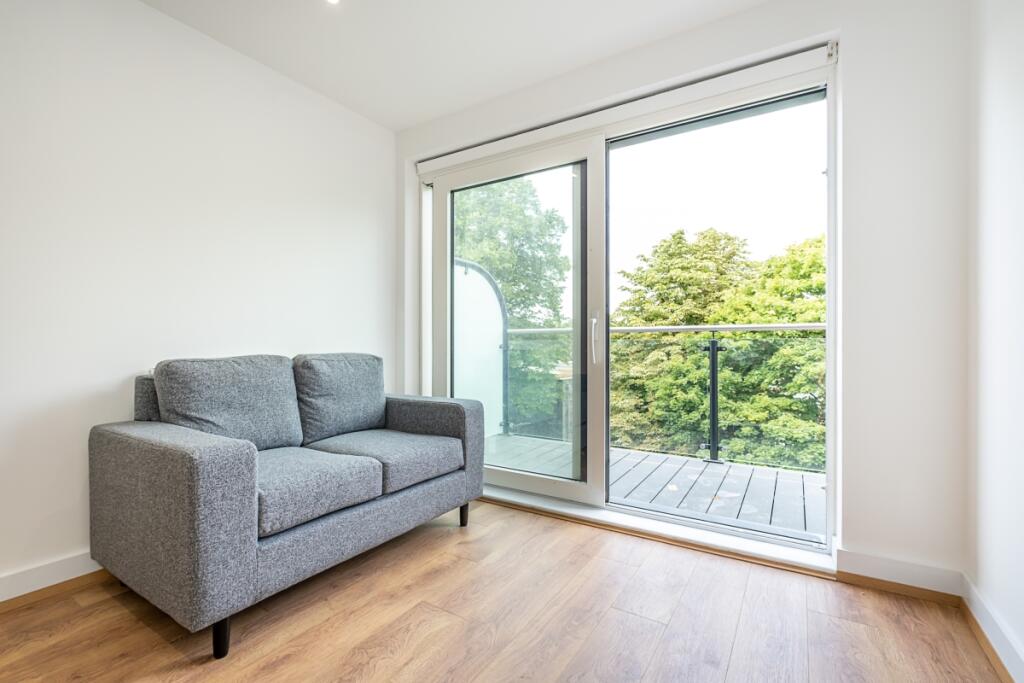 Apartment in Croydon - View 2