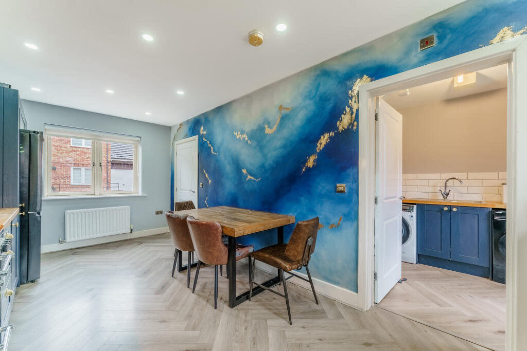 House in Wakefield - View 4