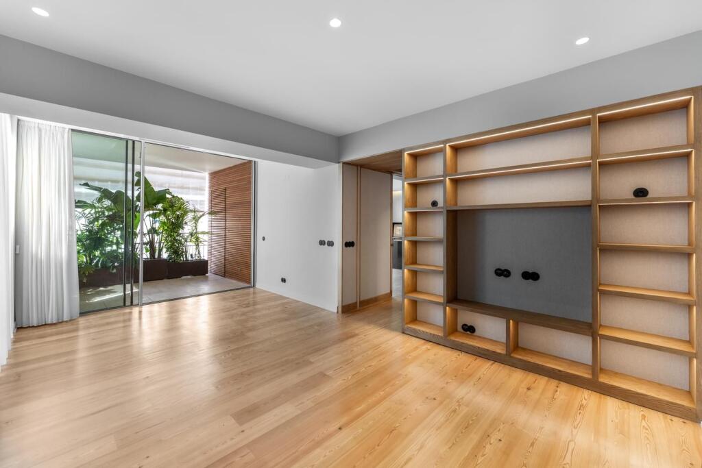 Main image of property: Lisbon, Lisbon