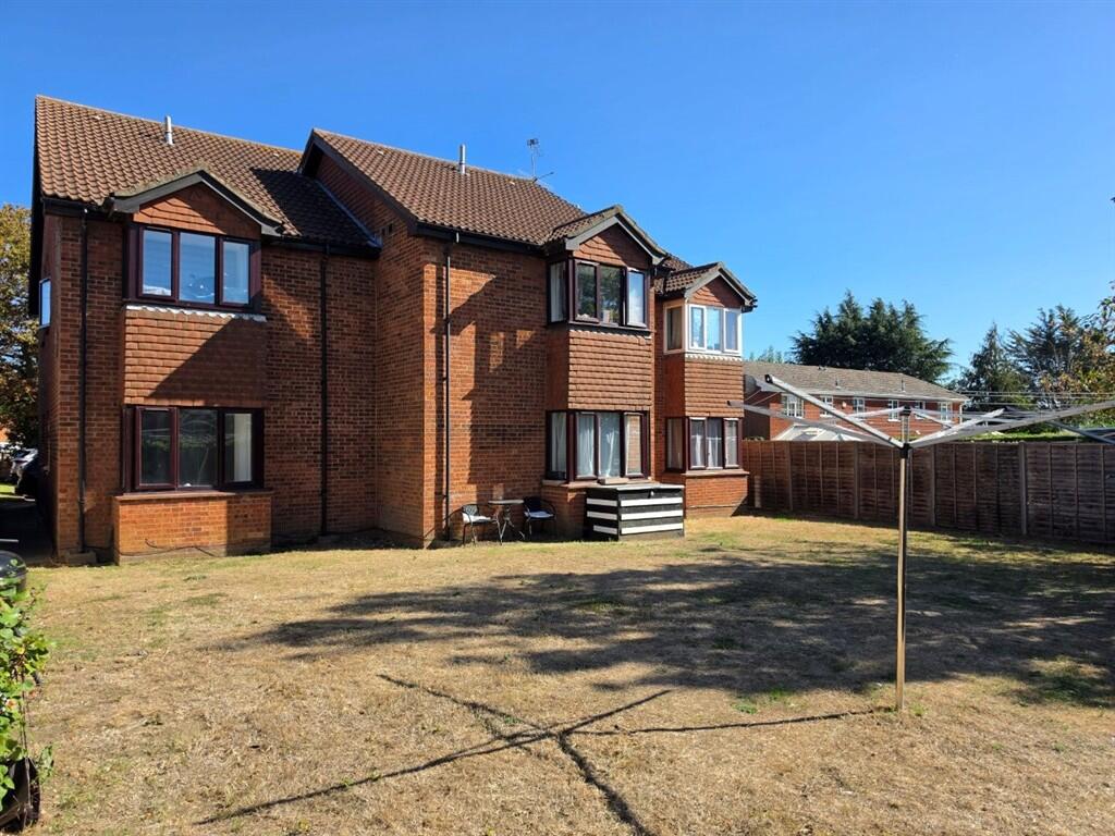 Apartment in Southall - View 2