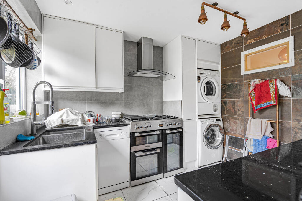 House in Twickenham - View 5
