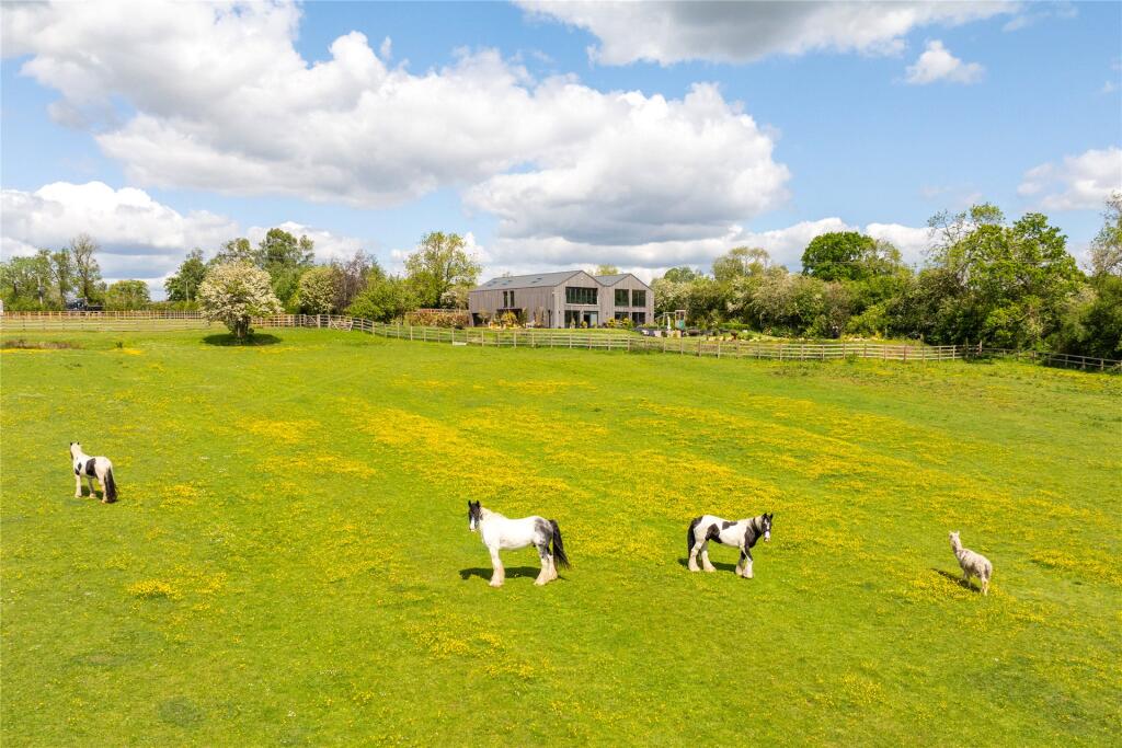 Main image of property: Little Horwood Road, Great Horwood, Milton Keynes, Buckinghamshire, MK17