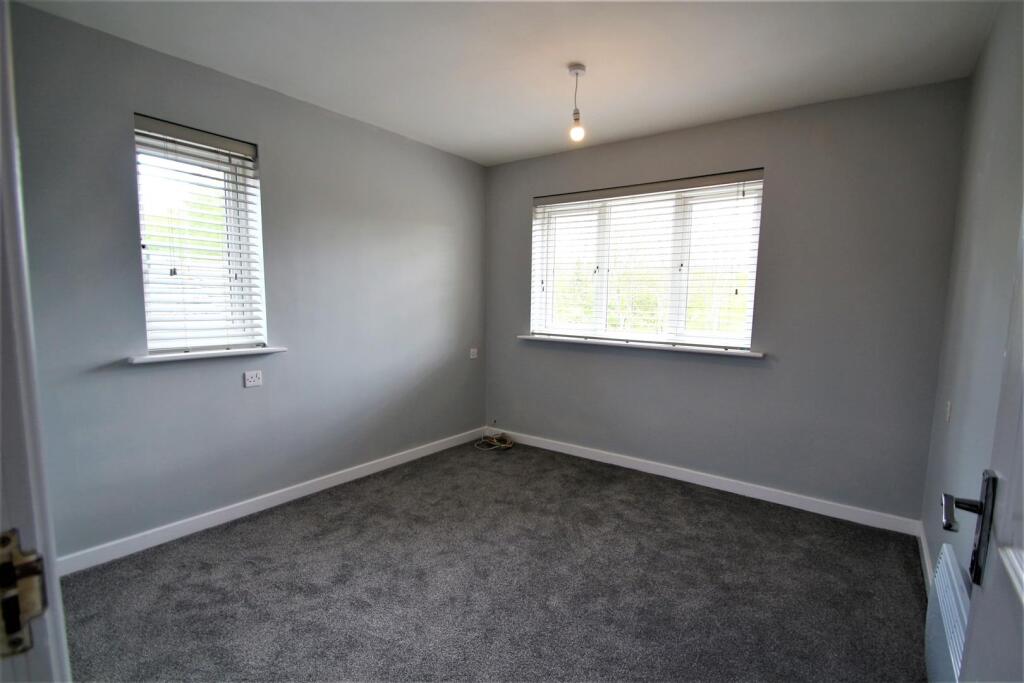 Apartment in Rugby, Warwickshire - View 4