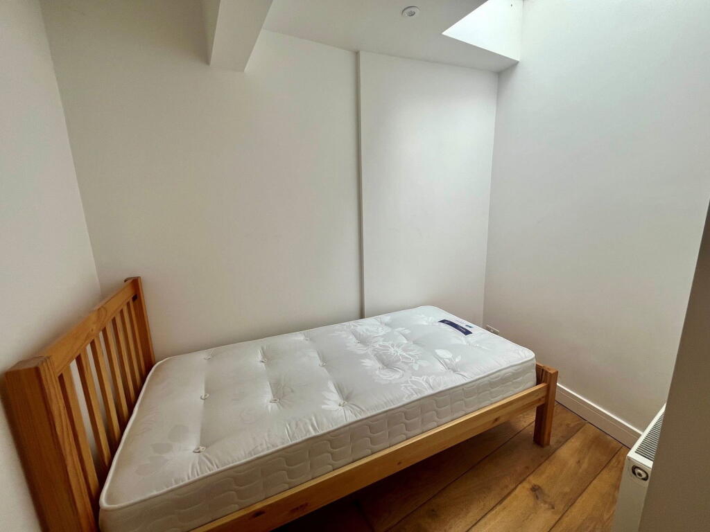 House in Watford - View 5