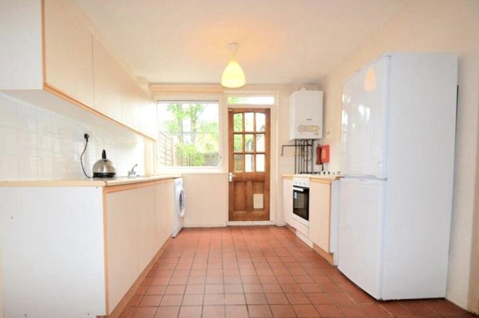 4-bed terraced on Dowdeswell Close, London, SW15, £530,000