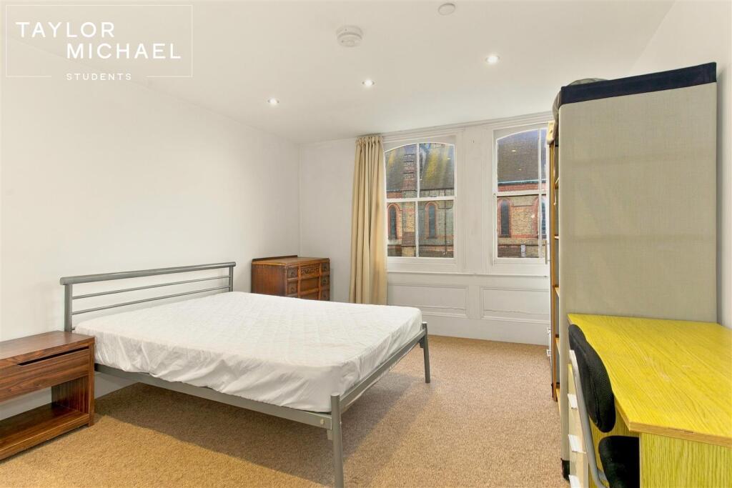 6 bedroom flat for rent