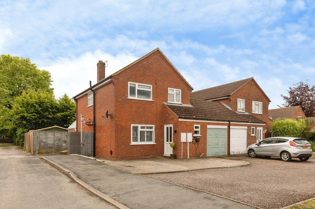 Main image of property: Farm House Close, Bottesford, Nottingham, Leicestershire, NG13
