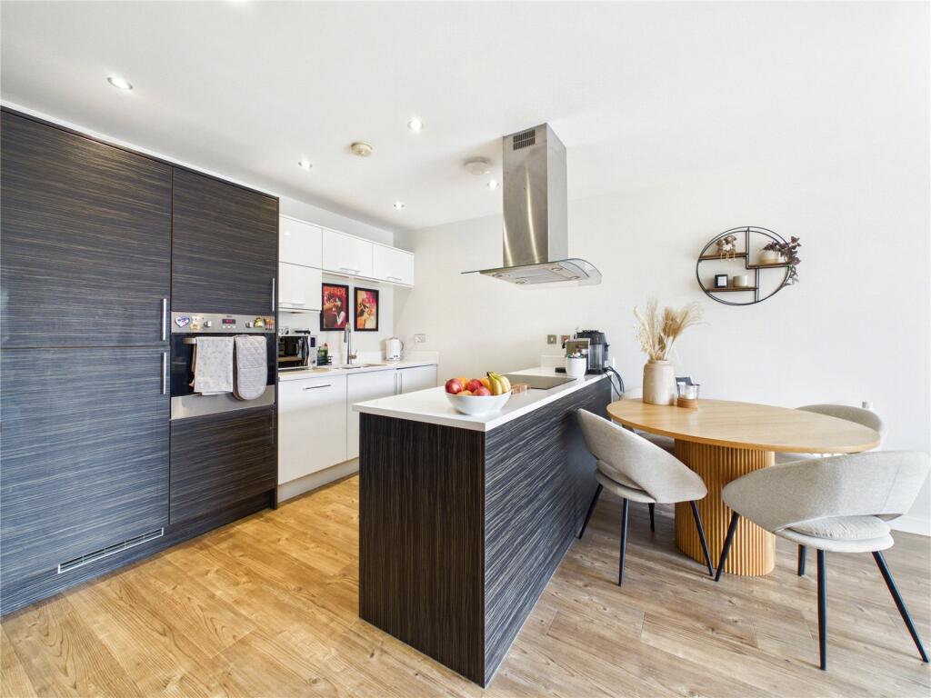 Apartment in Chelmsford - View 3