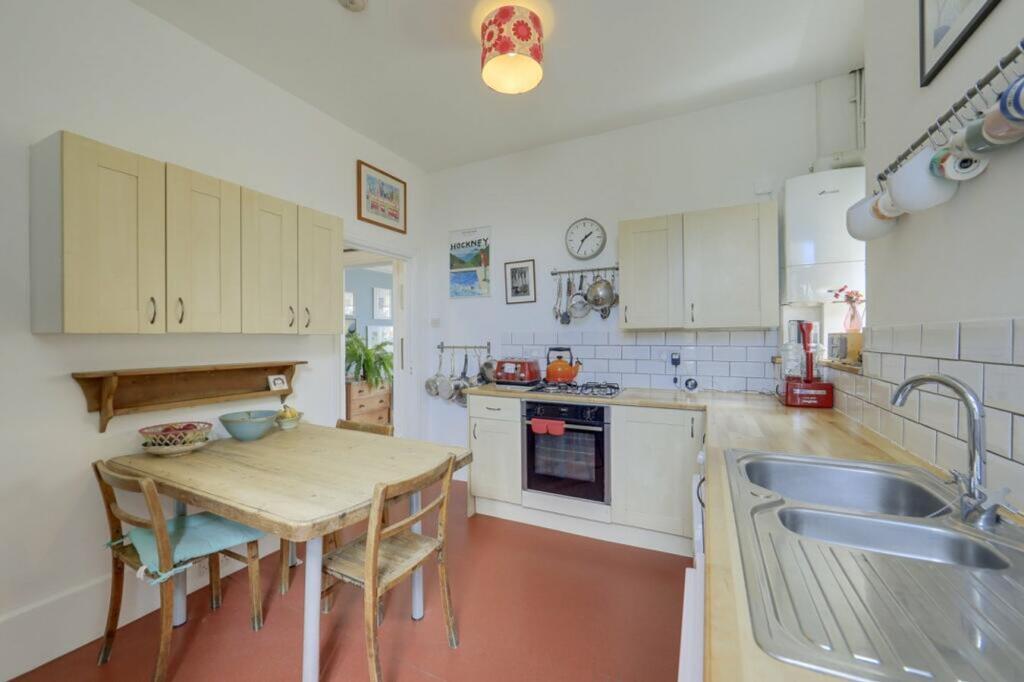 Apartment in London - View 5
