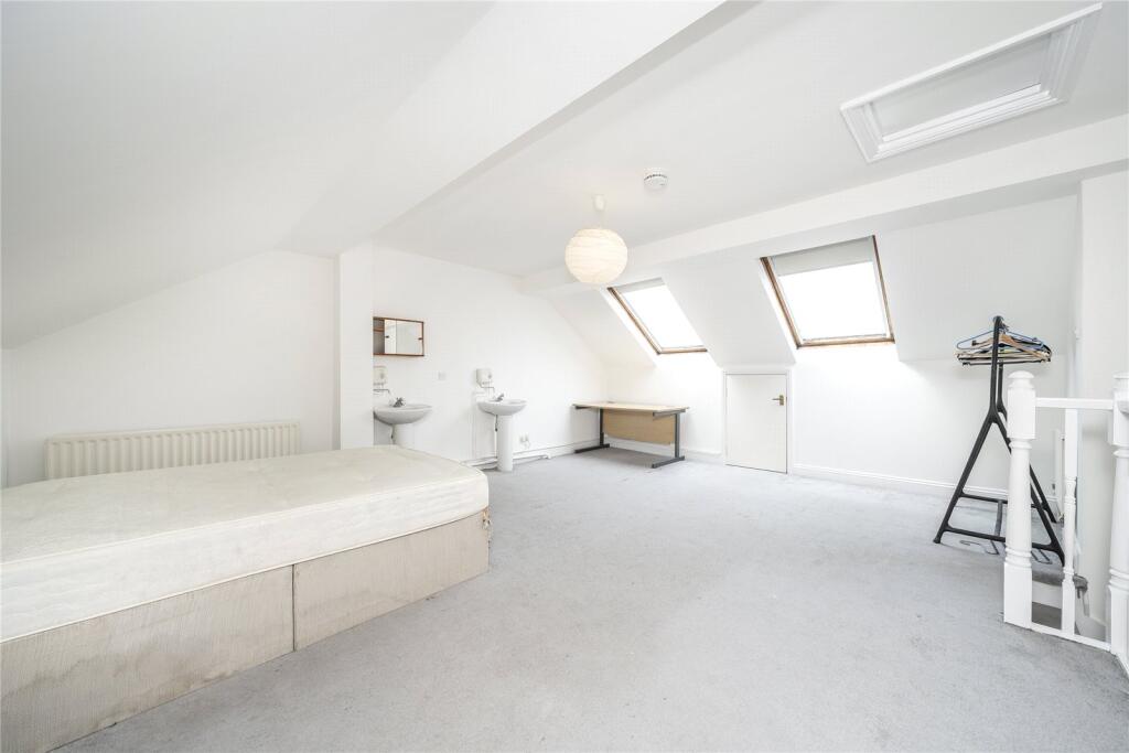 Louisa Gardens, Stepney, London, E1 - View 5