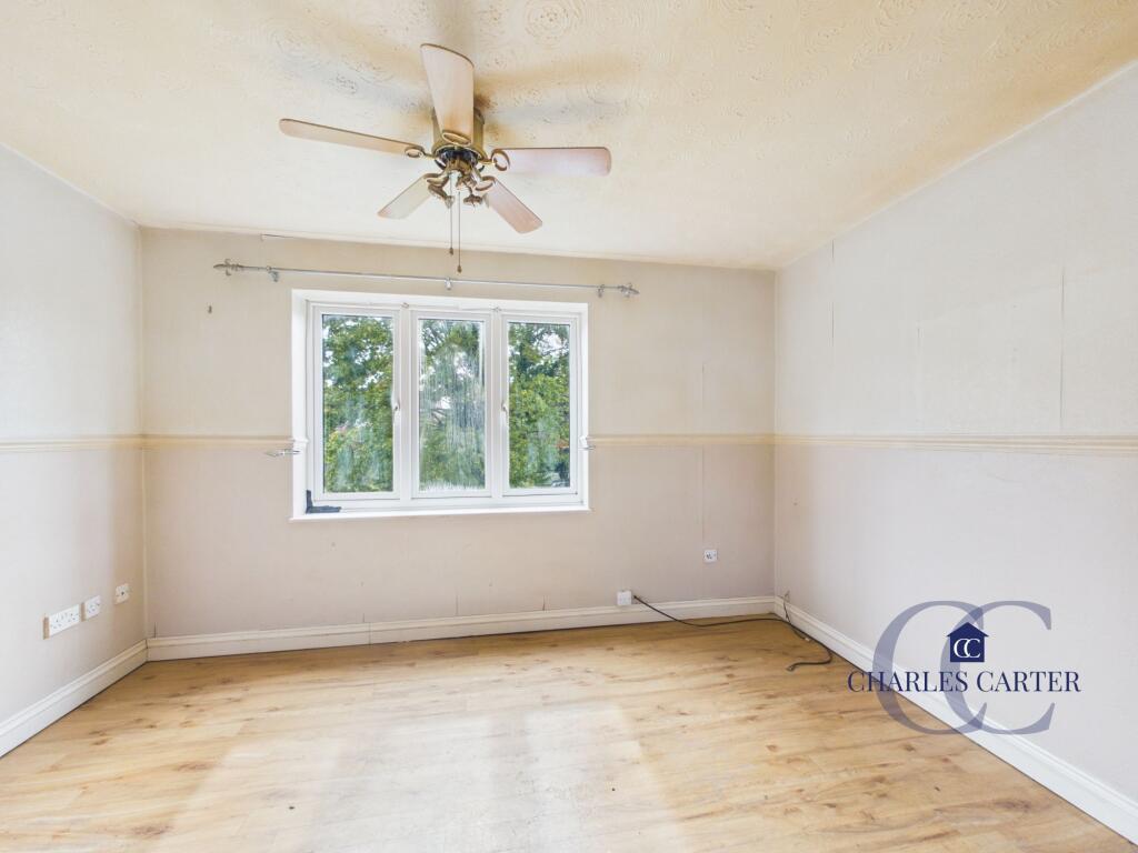 Apartment in Gloucester - View 3