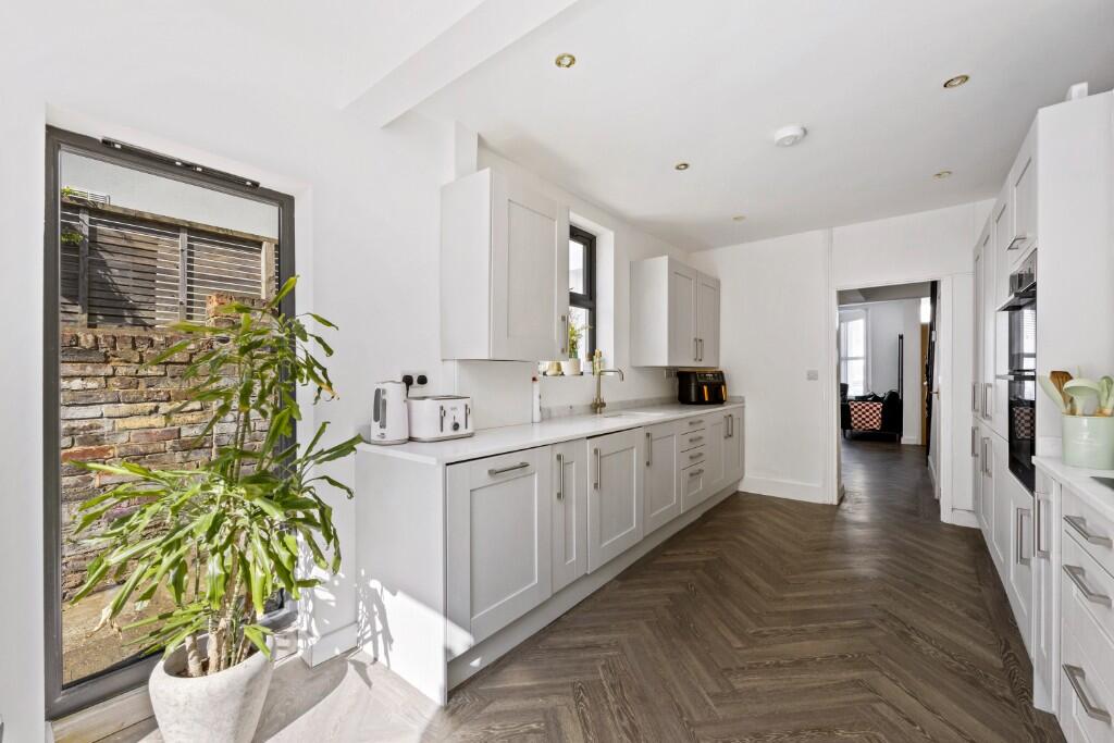 House in Brighton - View 5