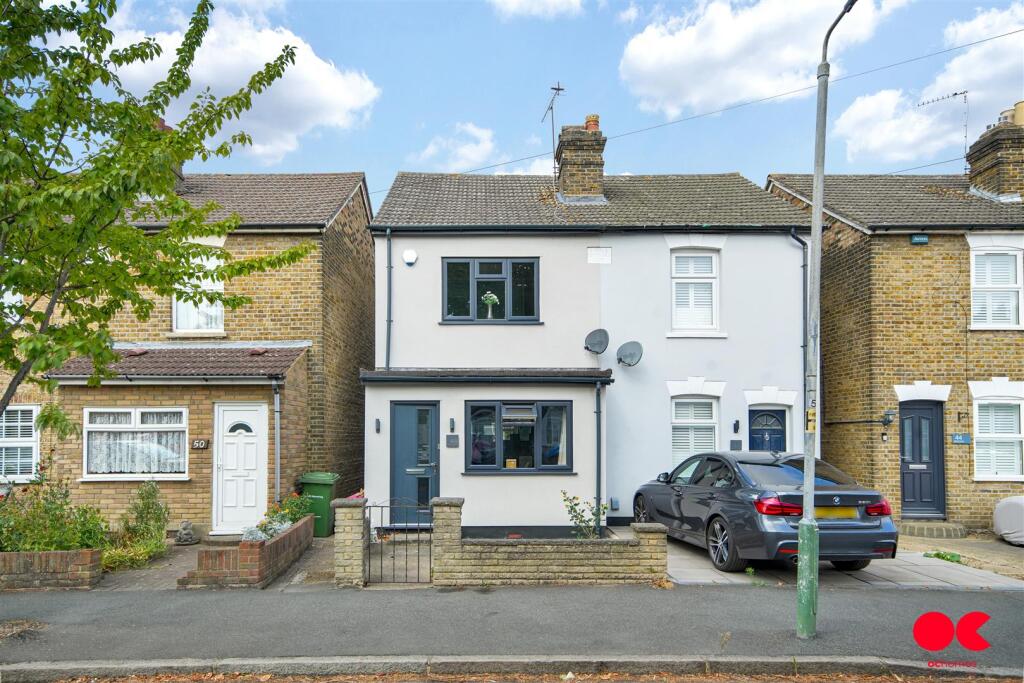 House in London, Gidea Park - View 2