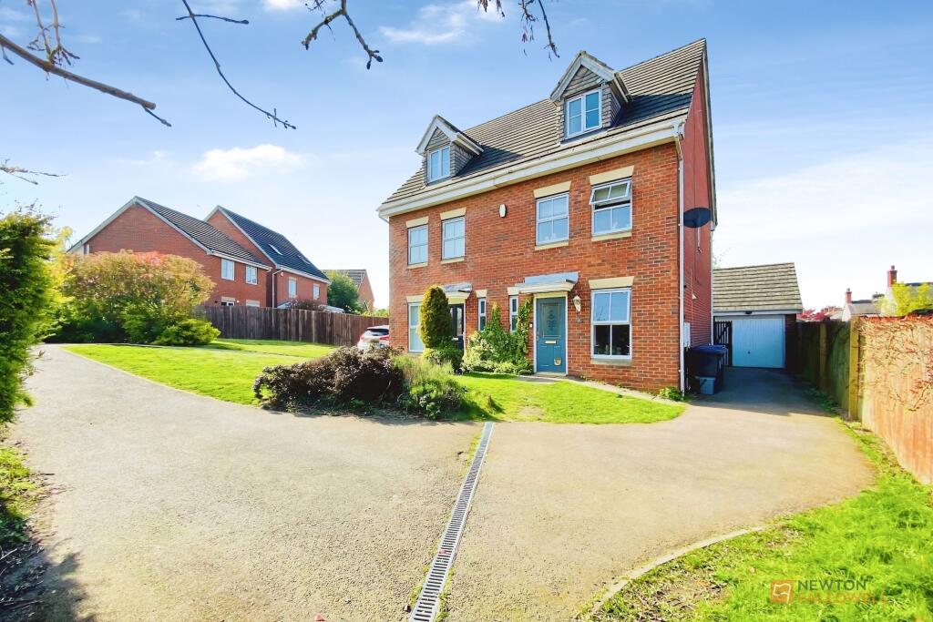 3-bed semi-detached on Jubilee Drive, Earl Shilton, LE9, £250,000